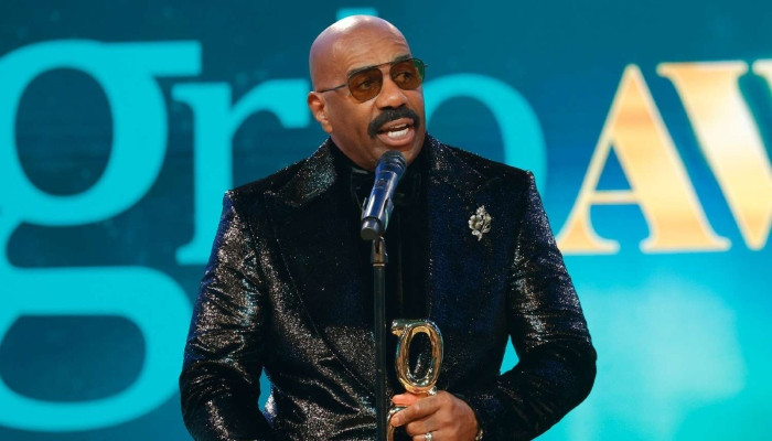 Steve Harvey Gets Emotional While Thanking Wife At Thegrio Awards